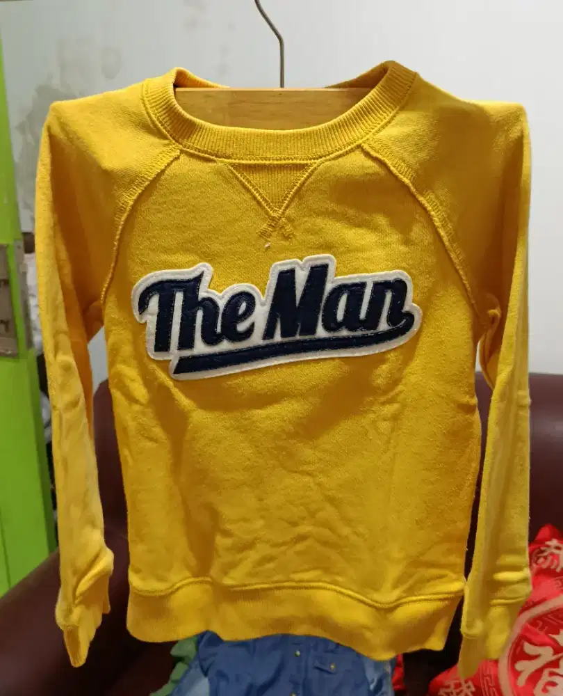 Sweater lengan panjang  Carters