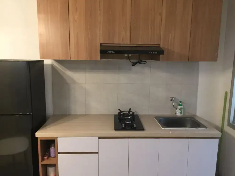 ready disewakan apartemen green lake sunter,tipe 2bedrooms full furnished,lantai rendah,hadap selatan,AC 3 dan waterheater, 15 juta /3bulan