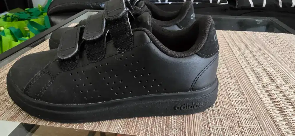 Sepatu Adidas anak