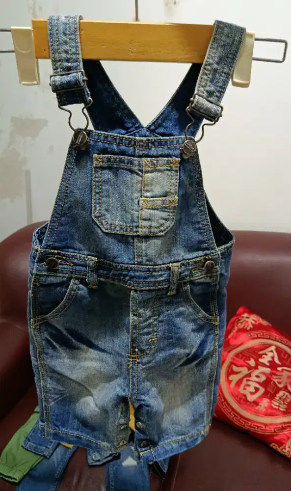 Pakaian jeans anak