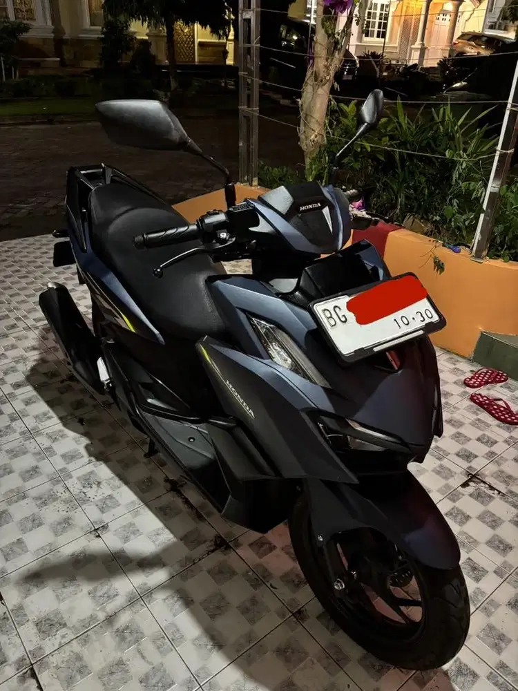 HONDA VARIO 160 CBS ISS 2025 AKHIR PEMAKAIAN 4 ban WARNA BIRU DOFF