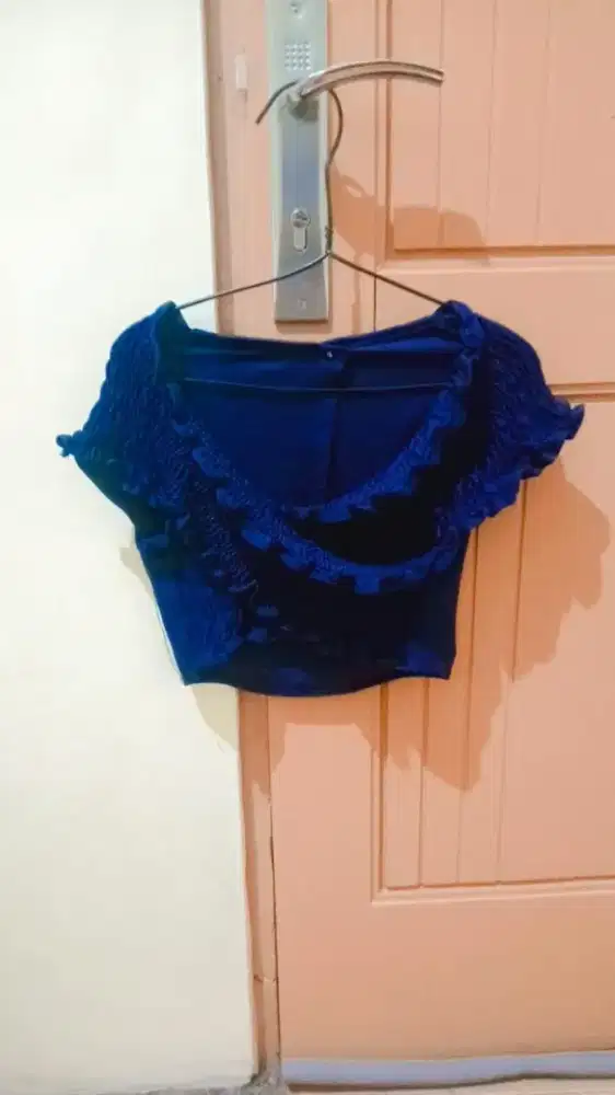 baju sabrina , crop top , macan