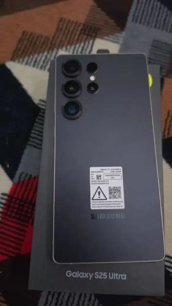 Samsung S25 Ultra 12/256 garansi on panjang