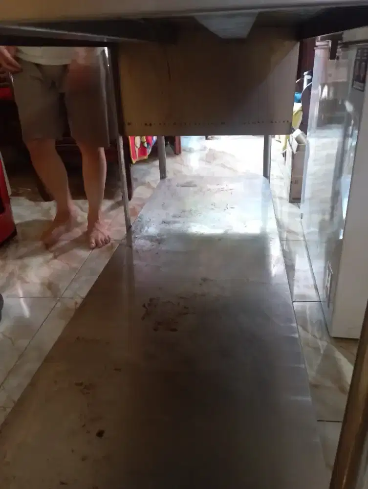 Di jual meja kitchen kondisi masih bagus