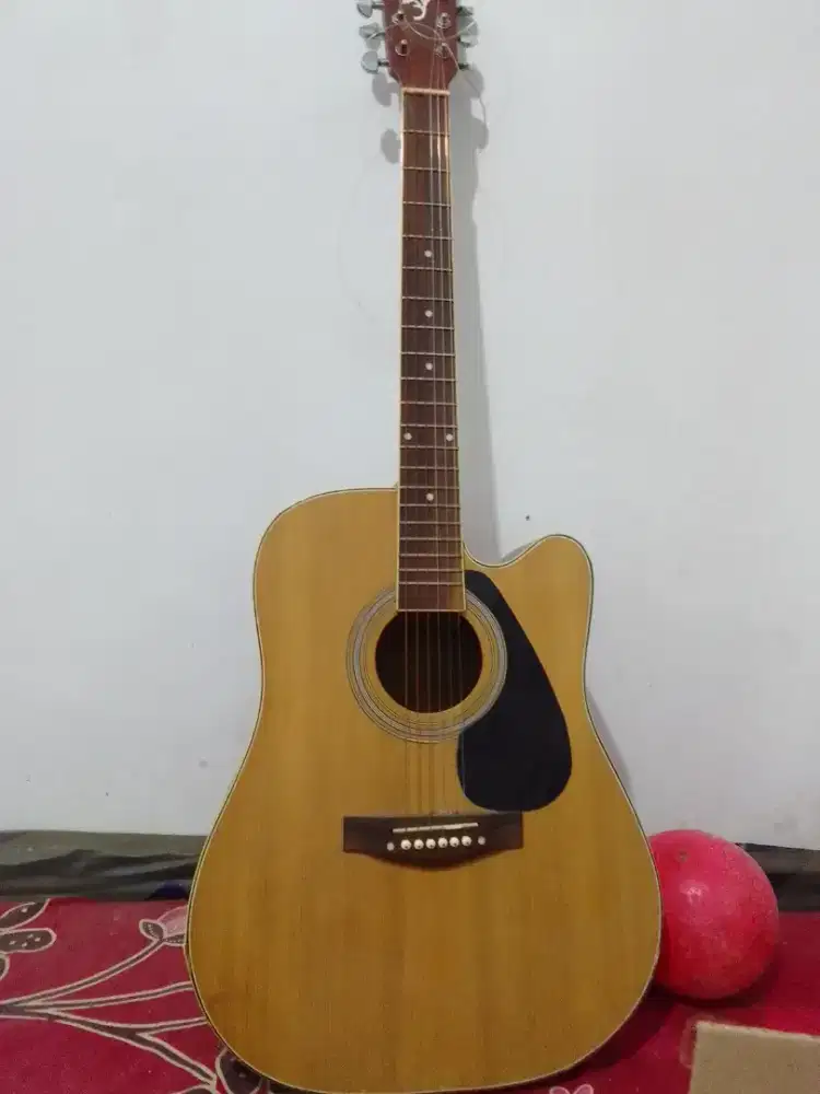 Gitar bekas layak pakai