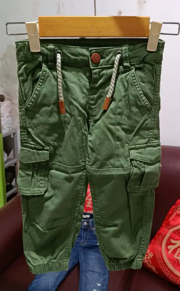 Celana panjang cargo