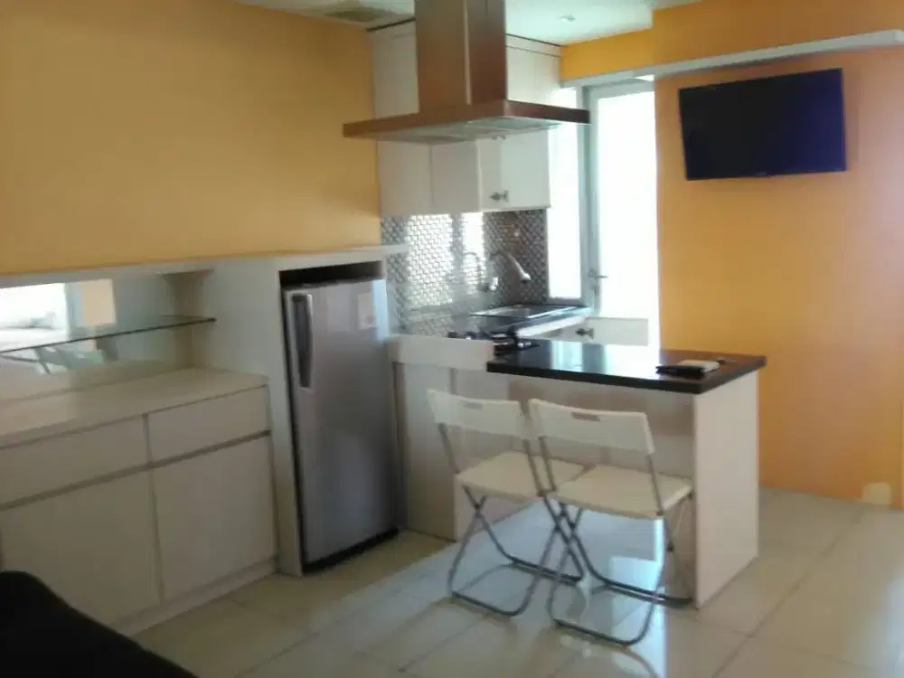 ready unit apartemen green lake sunter,2kamar furnished siap huni,3 AC dan waterheater,view danau