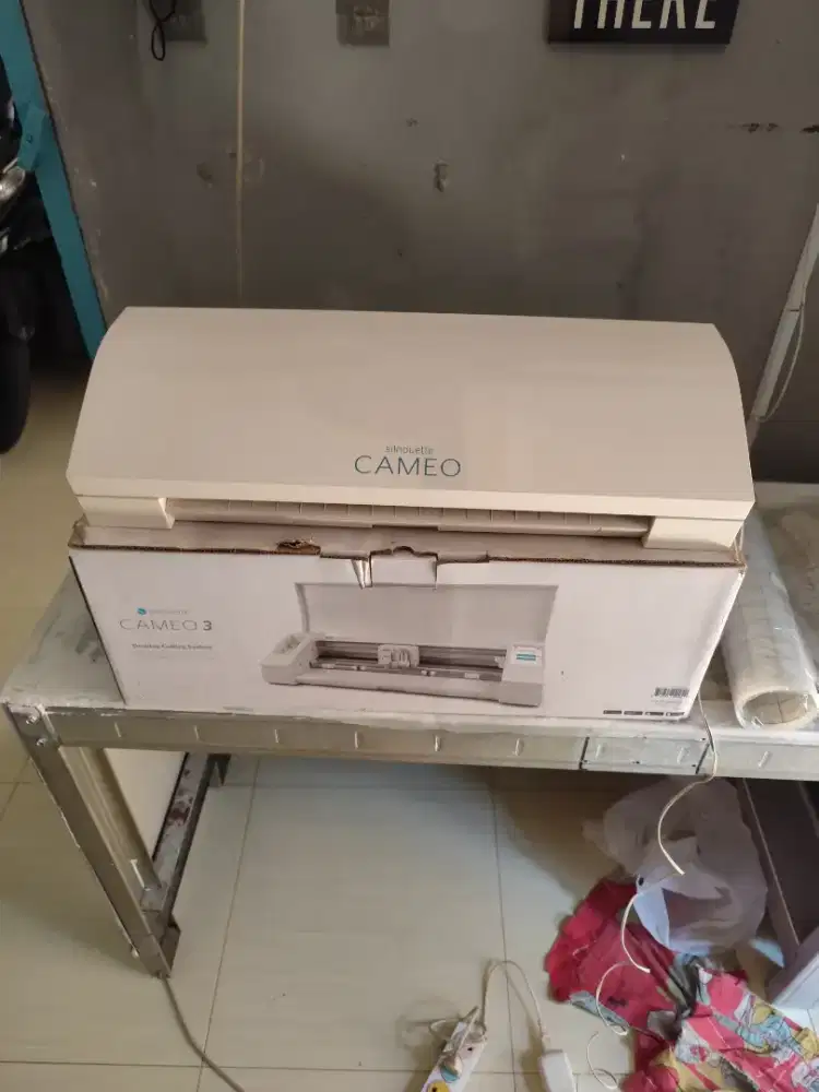 Mesin cutting silhouette cameo 3