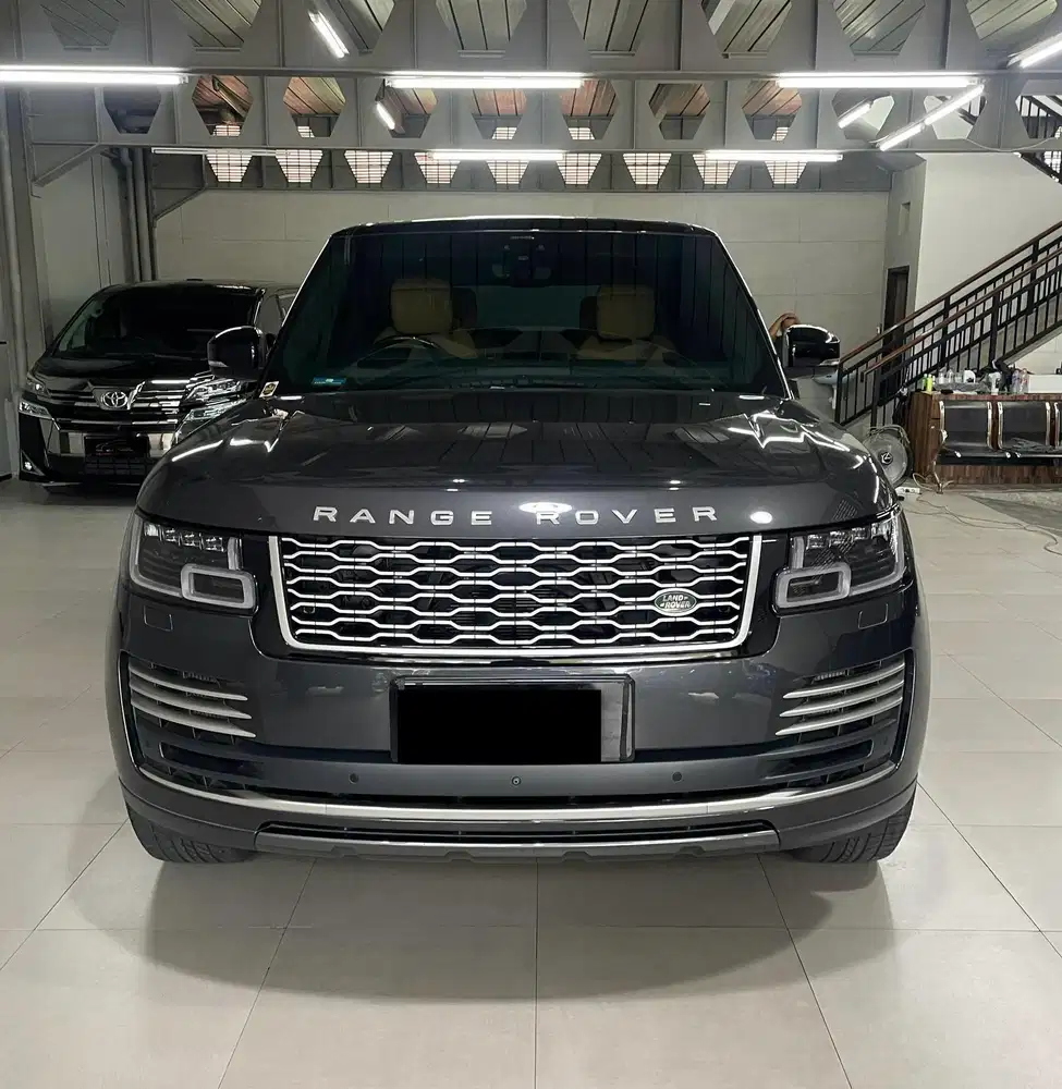 [ LOW KM ] Range Rover Autobiography LWB VIP 2+2 km 9 rb