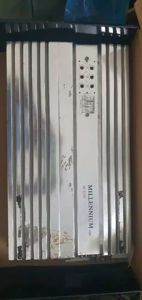 Power ampli millenium usa dan capasitor bank merk evo