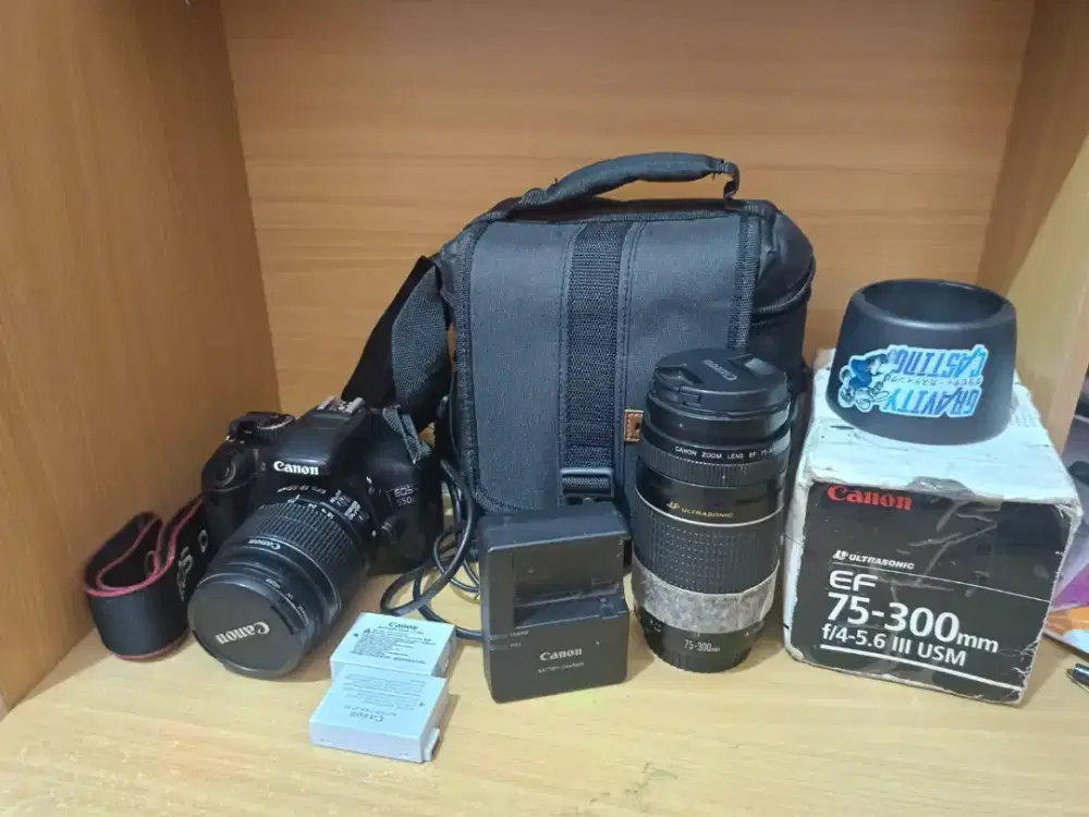 Canon eos 550d + lensa kit + lensa tele 70-300