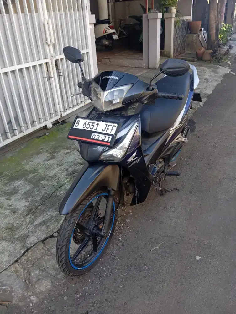 Honda Supra 125 Helm in 2015 bl 3 pajak baru di bayar 03-2027 d graha