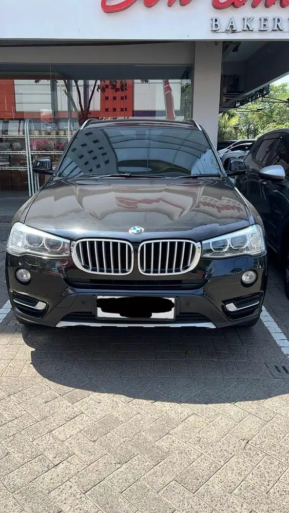 DI JUAL BMW X3 WARNA HITAM TAHUN 2015 KM RENDAH