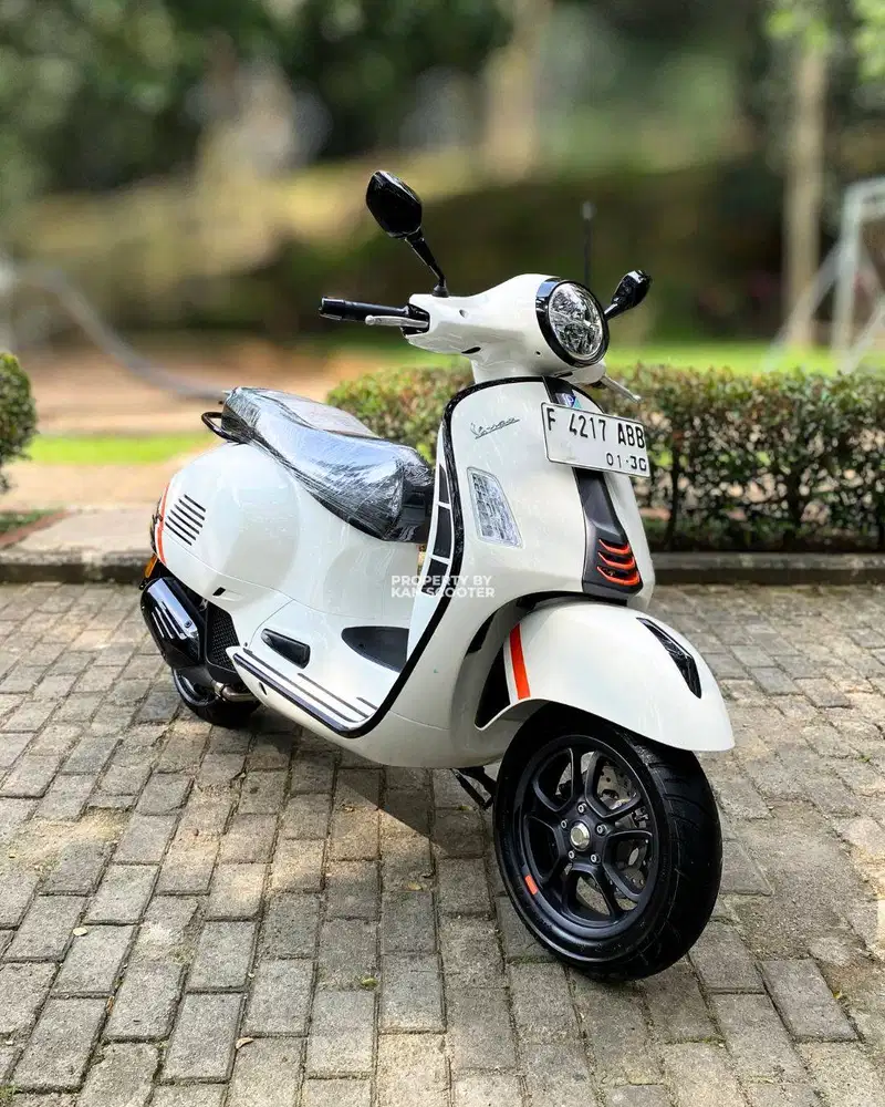 VESPA GTS 150 iGET ABS 4V FACELIFT SS EDITION KEYLESS 2024 TERMURAH