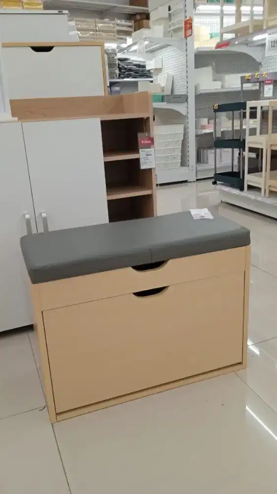 Rak sepatu penyimpanan