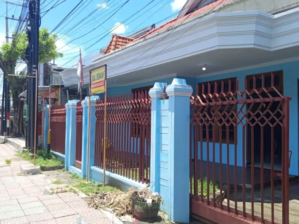 RUANG USAHA STRATEGIS DEPAN KANTOR PEMKAB BANYUWANGI