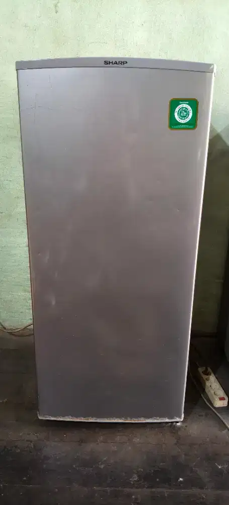 Freser 6 rak merk sharp / kulkas khusus es batu nominus