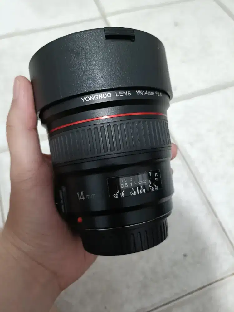 Ultra wide 14mm f2.8 likenew