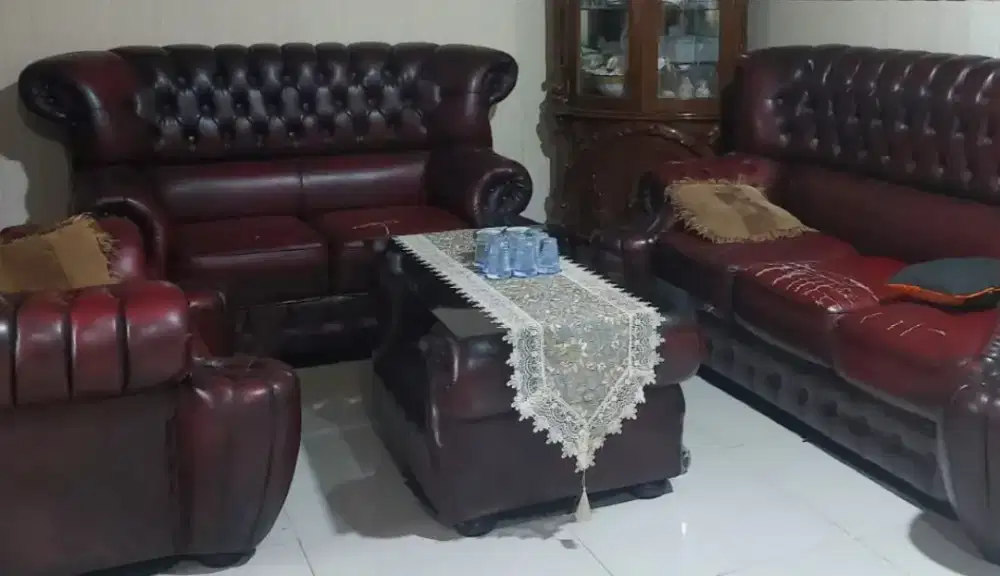 Sofa besar cokelat