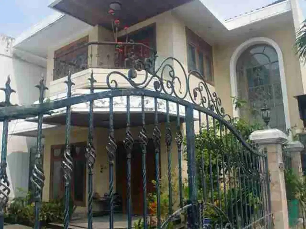 DIJUAL RUMAH GREEN GARDEN 2 LANTAI BAGUS