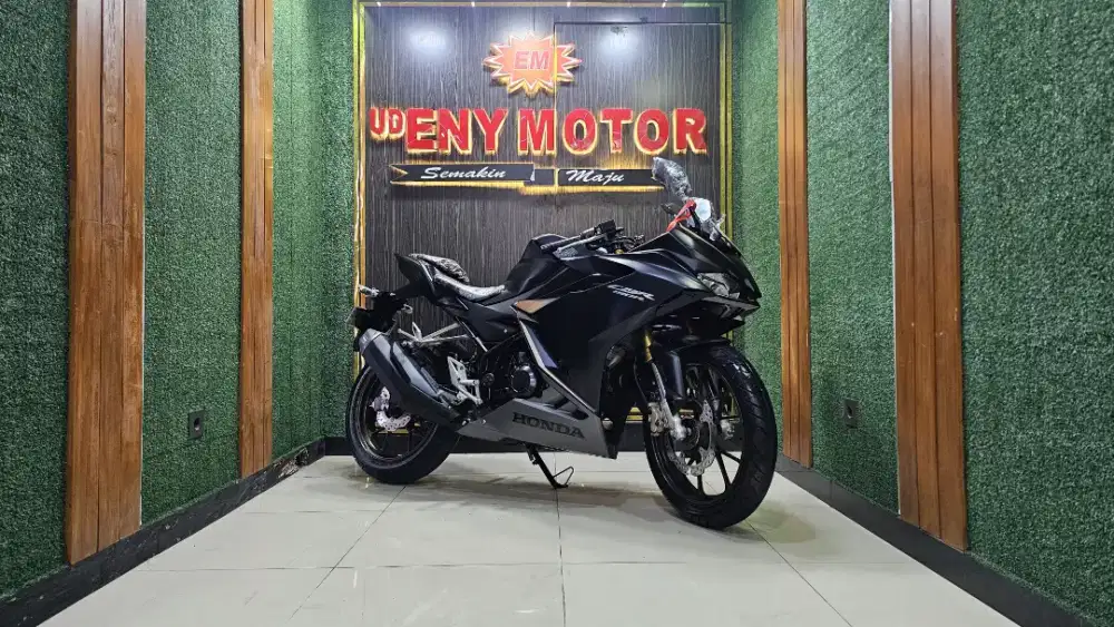 UD ENY MOTOR - Honda New CBR 150 thn 2024