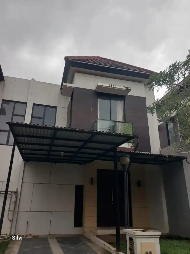 Disewakan rumah Holland Village dengan prabot.