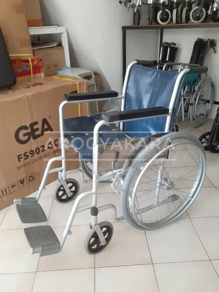 Kursi roda standart bekas