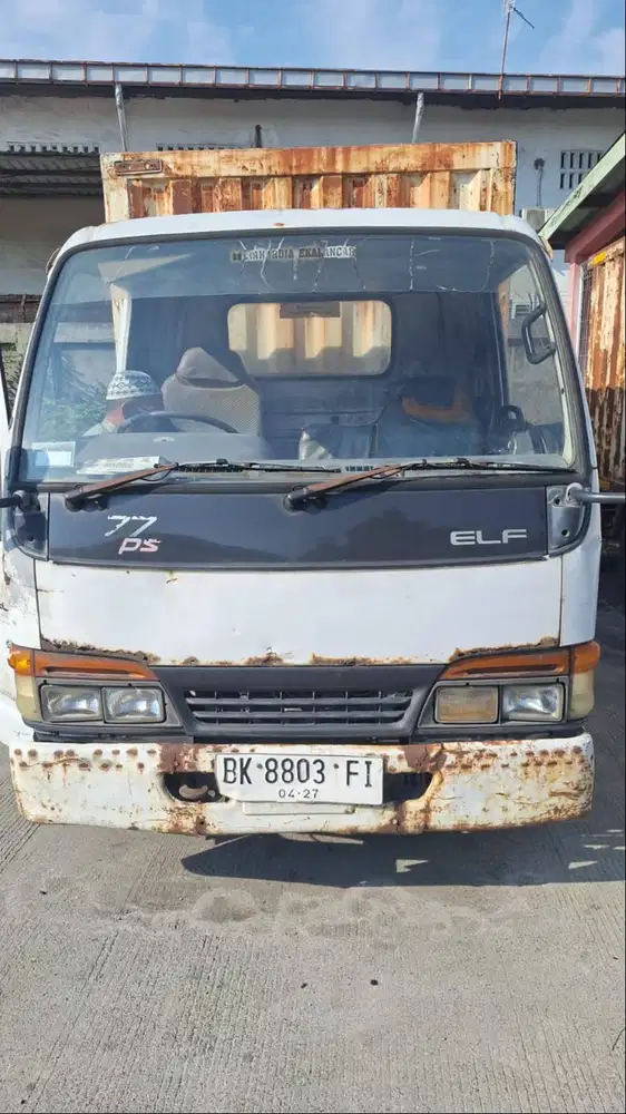 Dijual Mobil Truck Box Isuzu Elf 55 NHR Thn 2002 sebanyak 4 unit