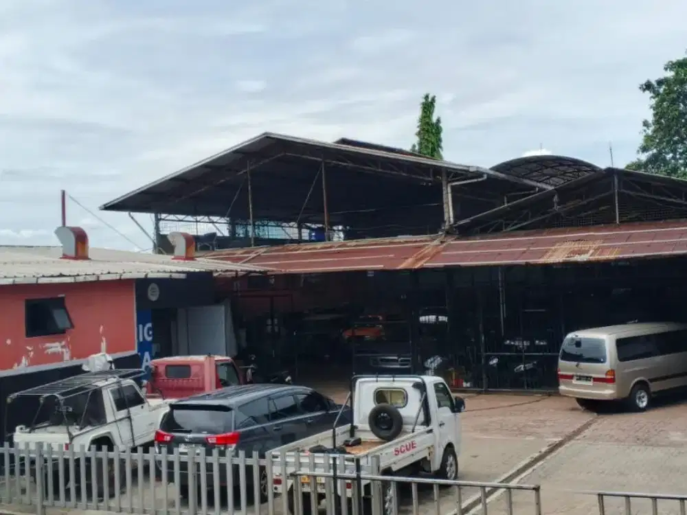 Tanah 3935m2 Ada Bangunan Lapangan Futsal dan Hanggar di Ciputat