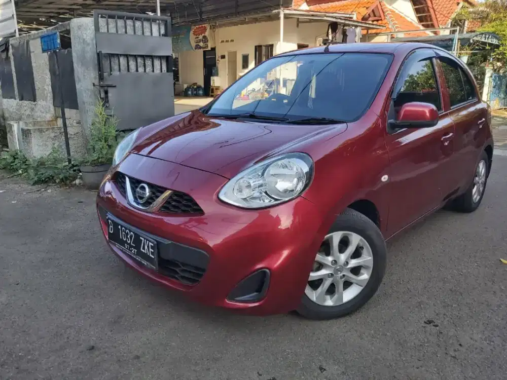 Promo DP 5 JUTA Nissan March AT 2017 Merah