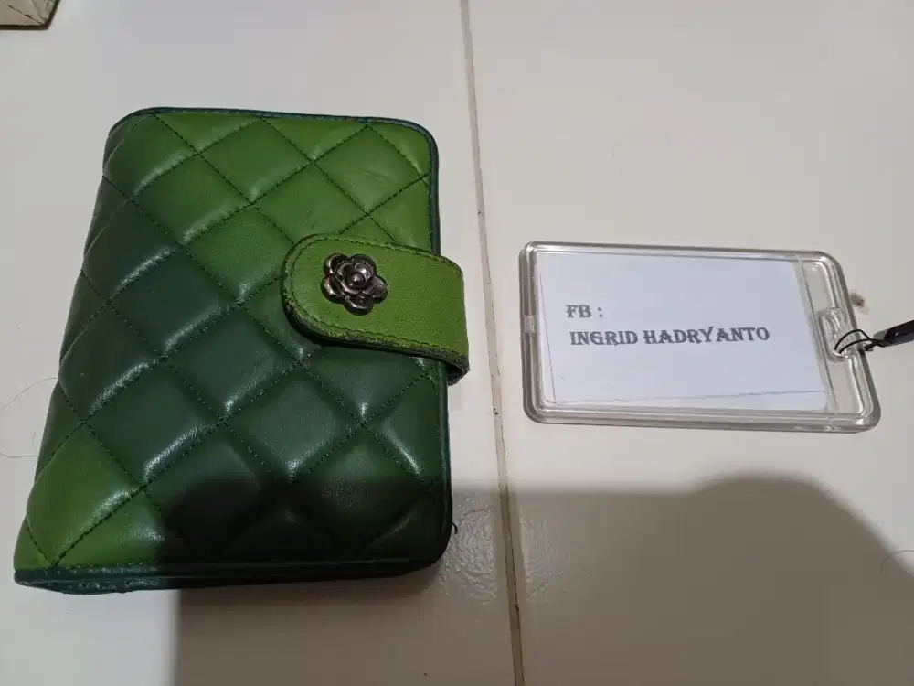 Dompet Hijau Gradasi