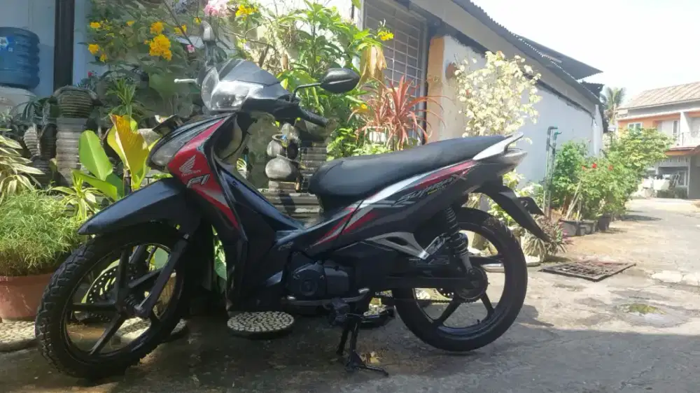 SUPRA X 125 HELM IN INJEKSI 2016