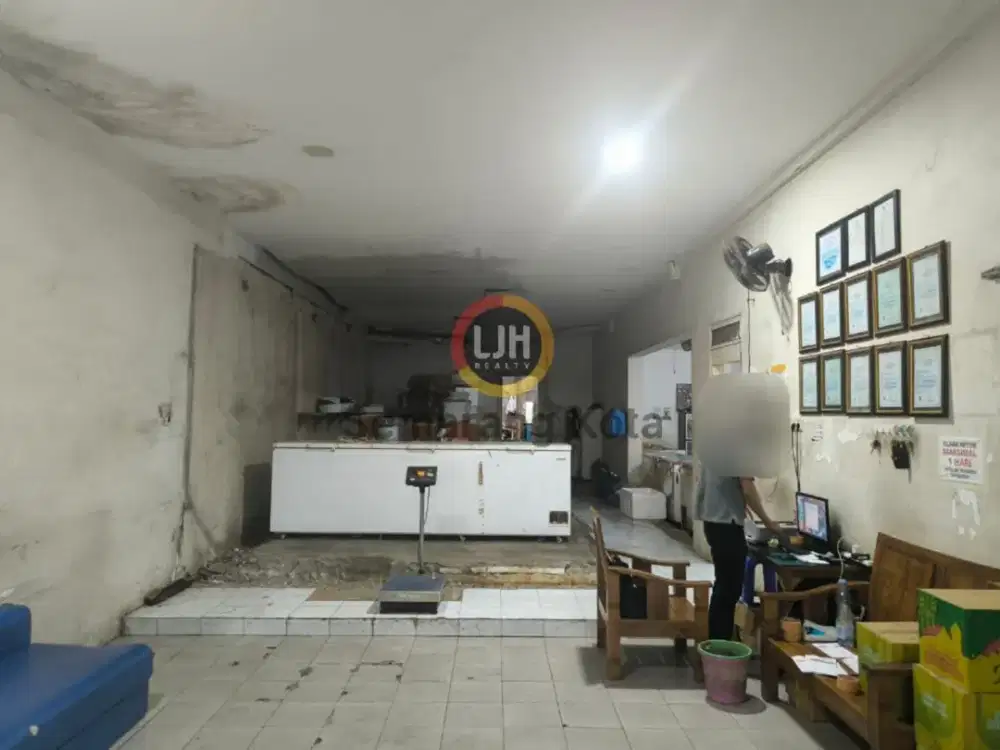 Gudang atau kantor di jalan Sri Kuncoro