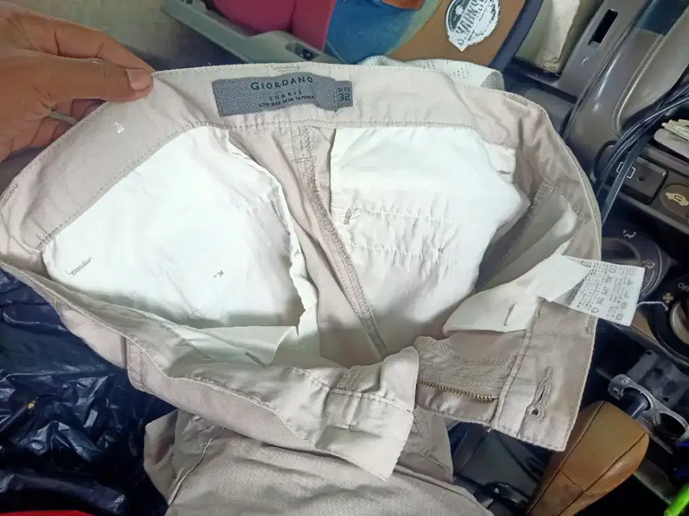 Di jual semua macam dan ukuran celana jeans,kain ukuran 30,32,34 murah