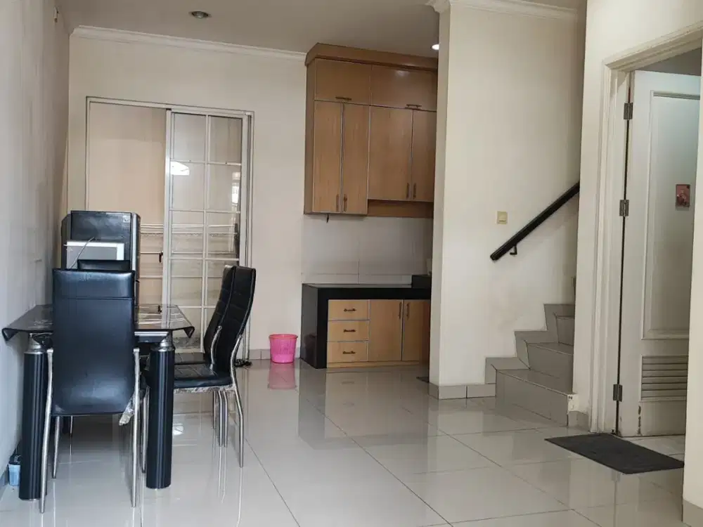 Rumah Bagus Siap Huni Di Green Lake City Luas 6x15 Furnished