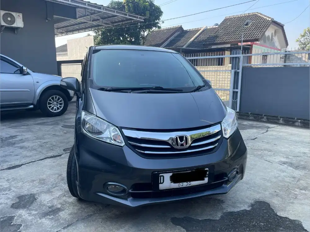 1 tgn! Honda Freed E 2014