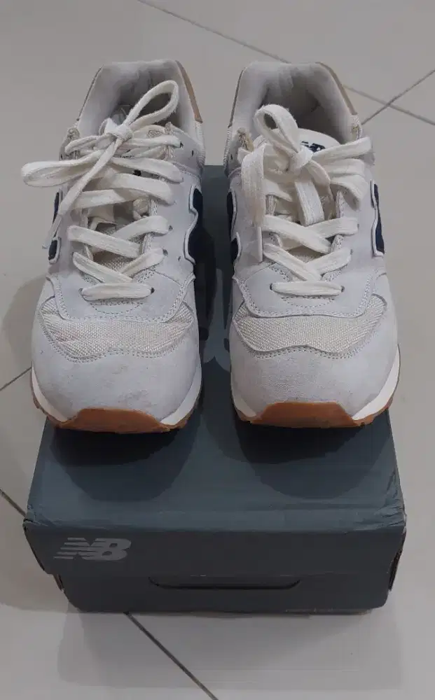 Sepatu NB Putih
