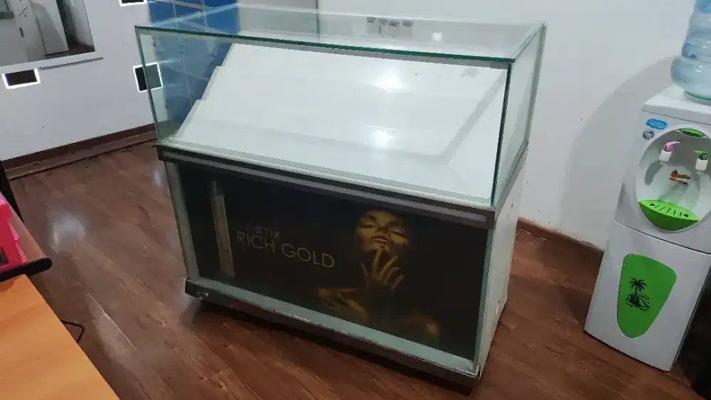 etalase bekas handphone