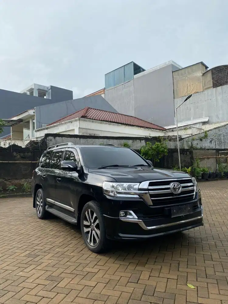 toyota land cruiser 200