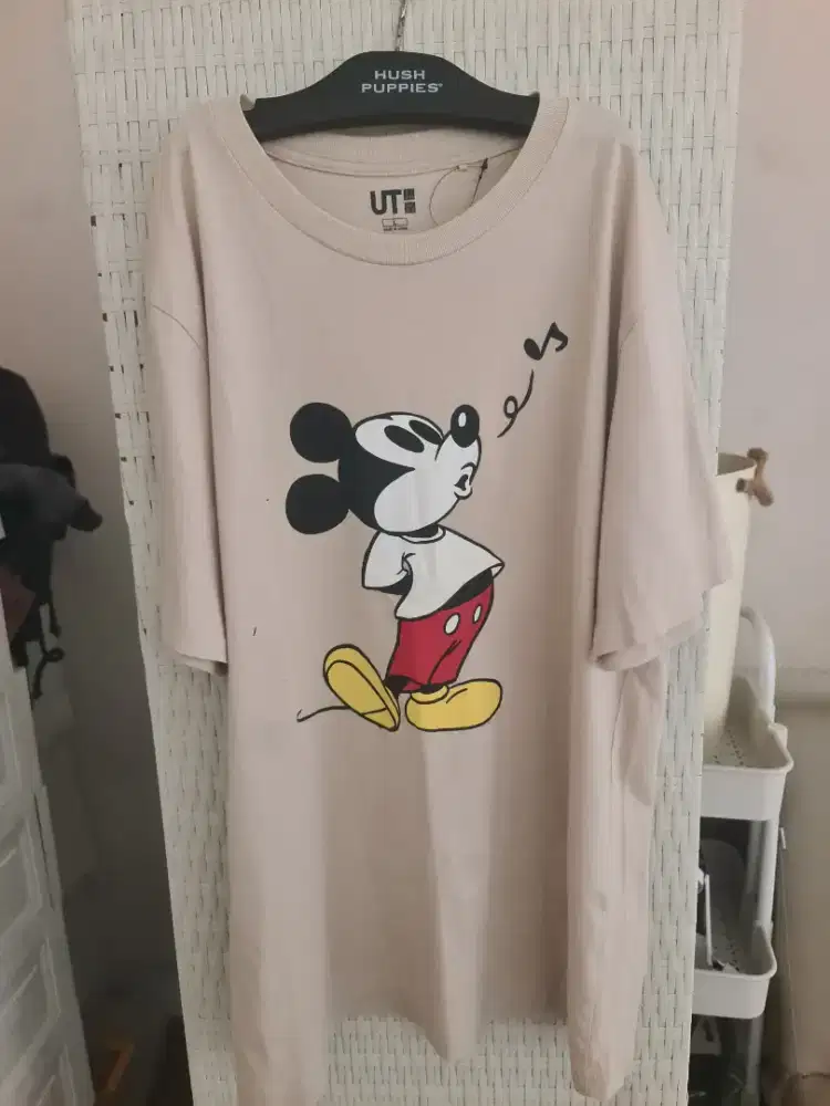 Kaos Uniqlo Original Size L Edisi Mickey Mouse
