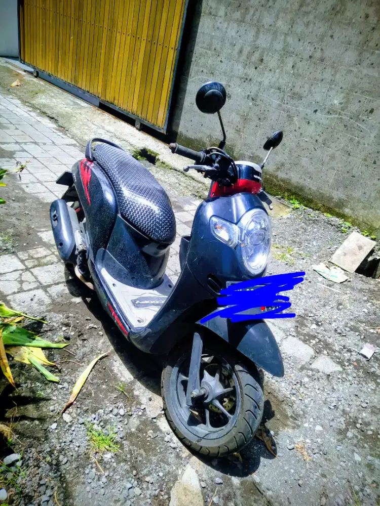 Scoopy merah hitam 2018