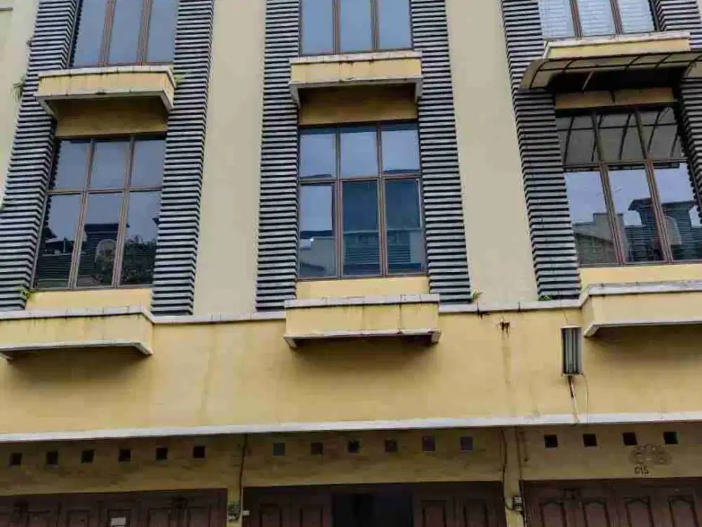 ruko bisnis komplek makro jalan gatot subroto