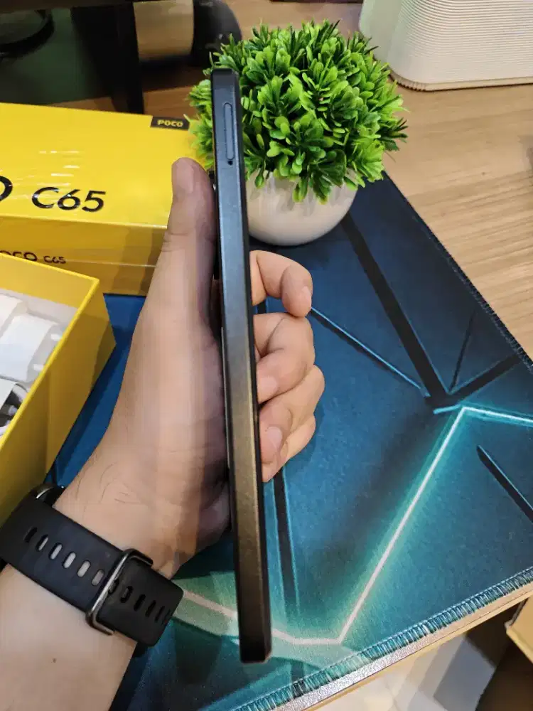 POCO C65 8/256GB Hitam – Fullset Mulus 100% Like New