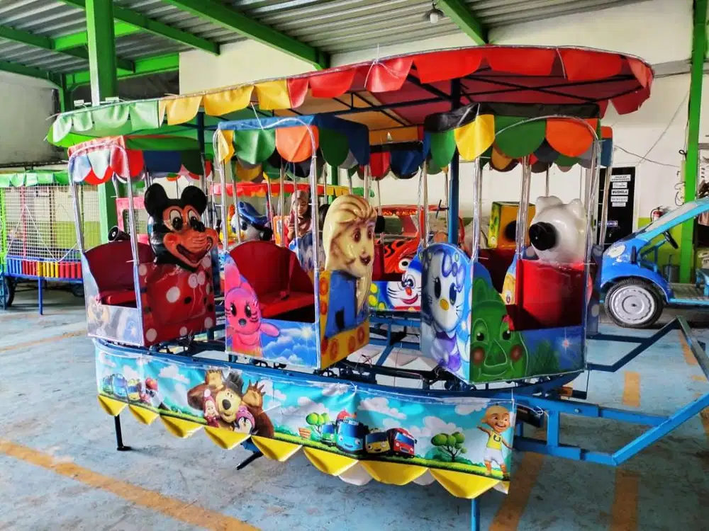 ODONG ODONG KERETA PANGGUNG FIBERPLAT