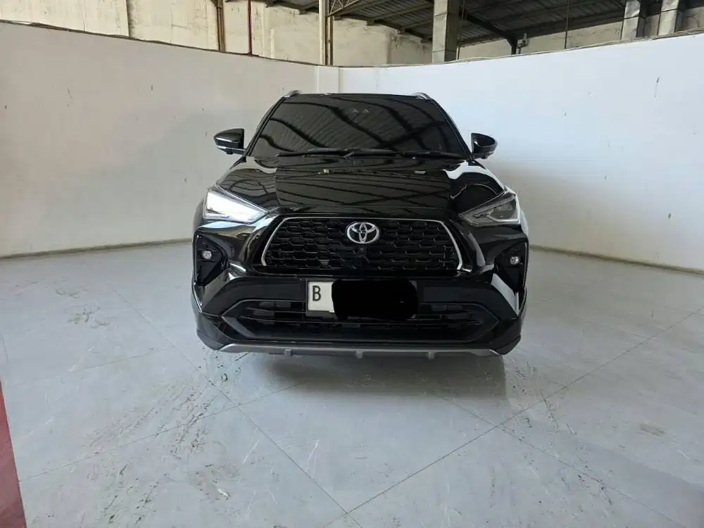 Low km 33rban Toyota Yaris Cross S GR Hybrid AT ( Matic ) 2024 Hitam