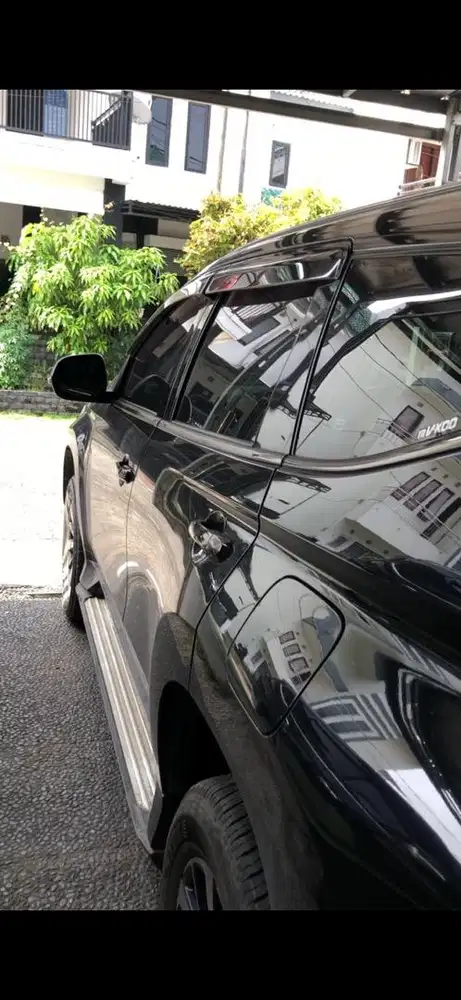 pajero dakar 4x2 hitam