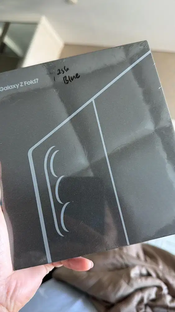 BNIB Samsung Fold 7 - 256GB