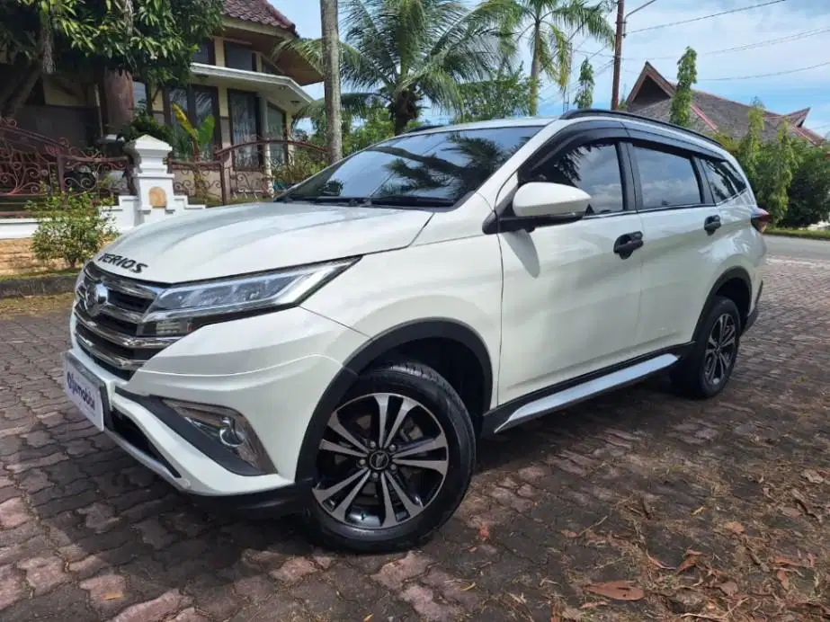 Daihatsu Terios 1.5 R Deluxe Bensin-AT 2018 KTAY