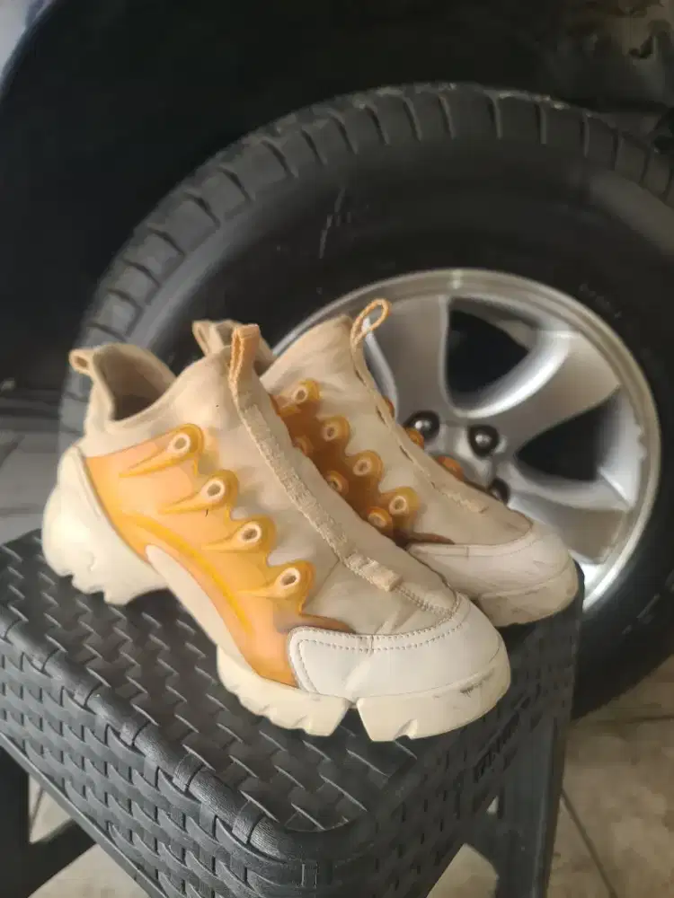 Christian Dior D-Connect Size 38