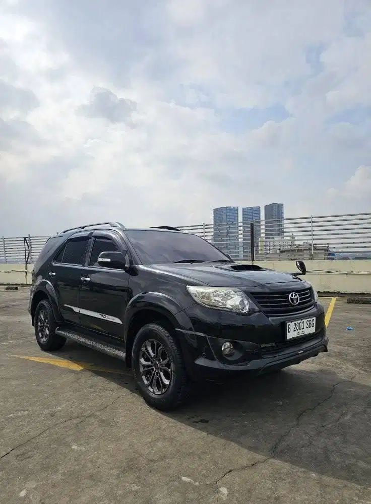 Toyota Fortuner TRD 2015 AT low km istimewa